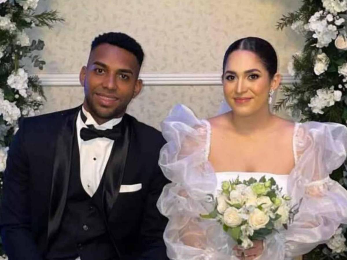 Mundialista con Honduras se casó con bella periodista: ¿en qué equipo de Liga Nacional juega?