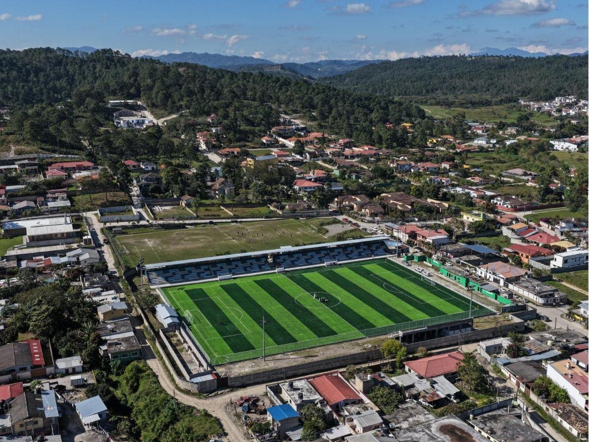 ¡Espectacular! Condepor reinaugura el histórico estadio Sergio Reyes de Santa Rosa de Copán