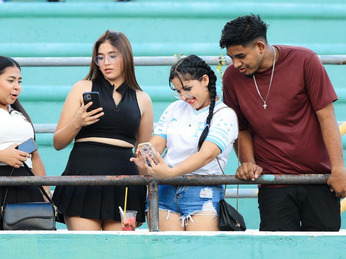 ¡Mamita querida! Milagros Flores robó suspiros y la belleza hondureña cautivó en la previa del juego de tiktokers