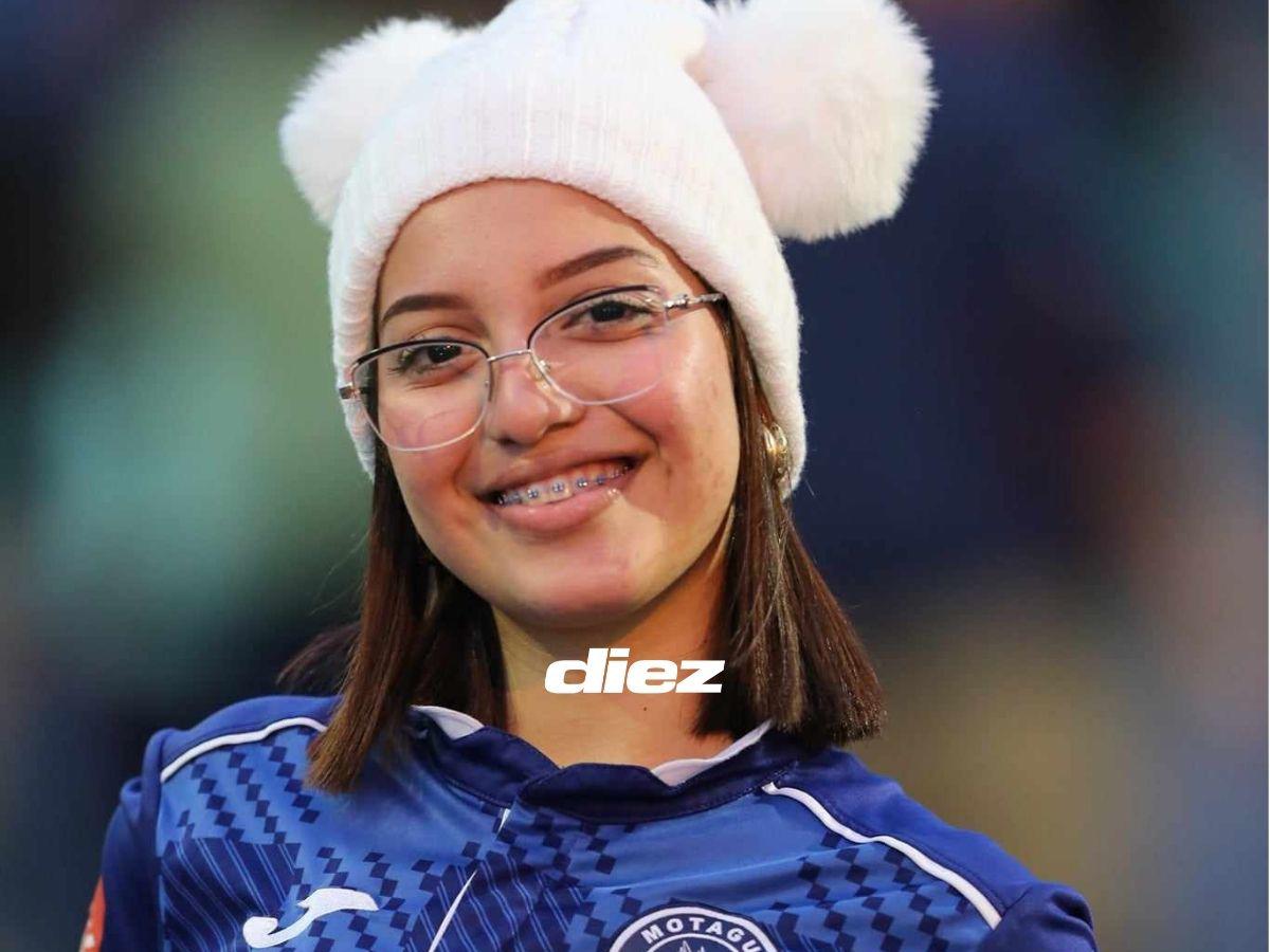 Motagua vs Olimpia en fotos: saludo especial de Troglio, derroche de bellezas en el Nacional y el curioso gorro