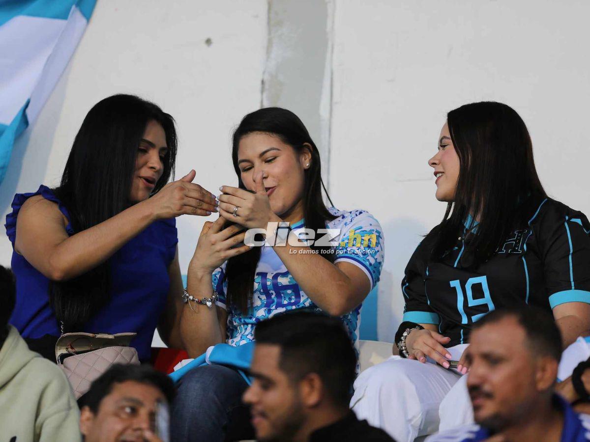 La chica que enamoró en el Honduras-Cuba, volvió la mascarilla y los dos debutantes de La H en la Eliminatoria