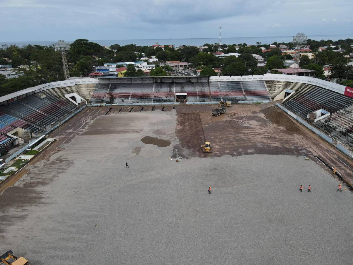 ¡Será una mesa de billar! Así luce el estadio Ceibeño con sus trabajos de remodelación en sus engramillado