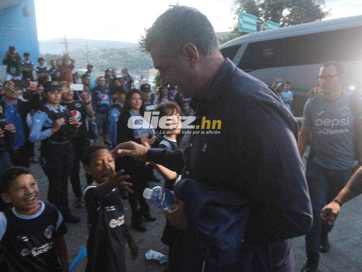¿Y César Samudio? Locura por Diego Vázquez, las bellas motagüenses y apareció la fan número “1” de Yeison Mejía