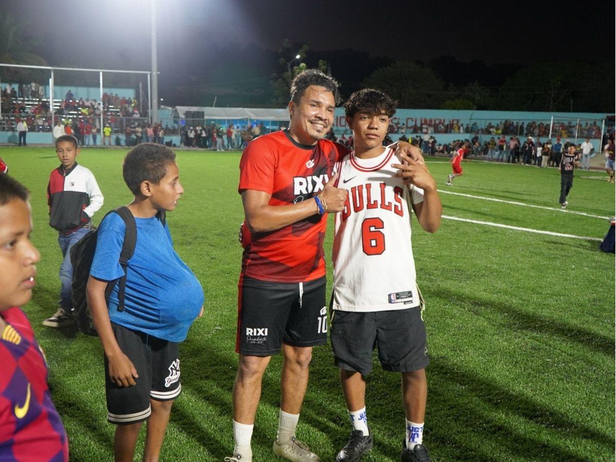 ¡Con leyendas! Condepor inaugura cancha sintética en reconocido municipio de Francisco Morazán