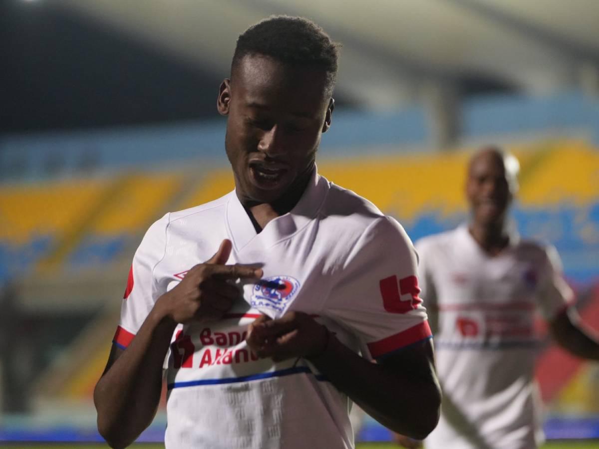 Francisco Molina puede sorprender a todos: las nuevas caras que serían llamados por Honduras para el amistoso ante Perú