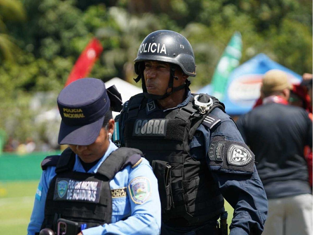 Bella chica causa furor en el Choloma vs Independiente, los famosos de la finalísima y la zarca que robó miradas