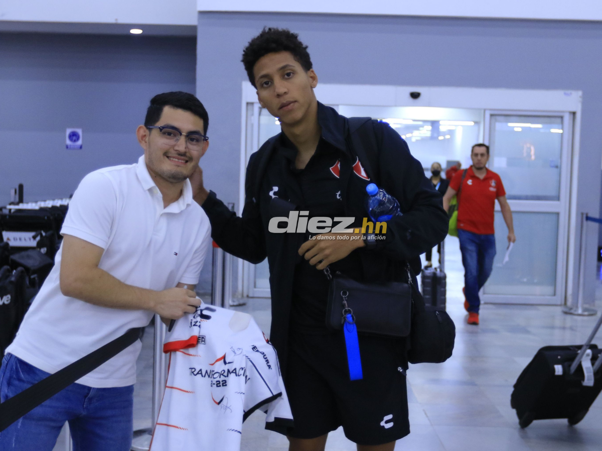 Atlas viene armado hasta los dientes, delegación de 50 y un sinfín de maletas, ¿quién es la linda periodista que encabeza?