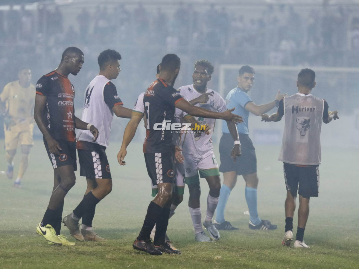 Zafarrancho en el Estadio Excélsior: Las fotos de la bronca en el Platense-Independiente en la semifinal de ida en Liga de Ascenso