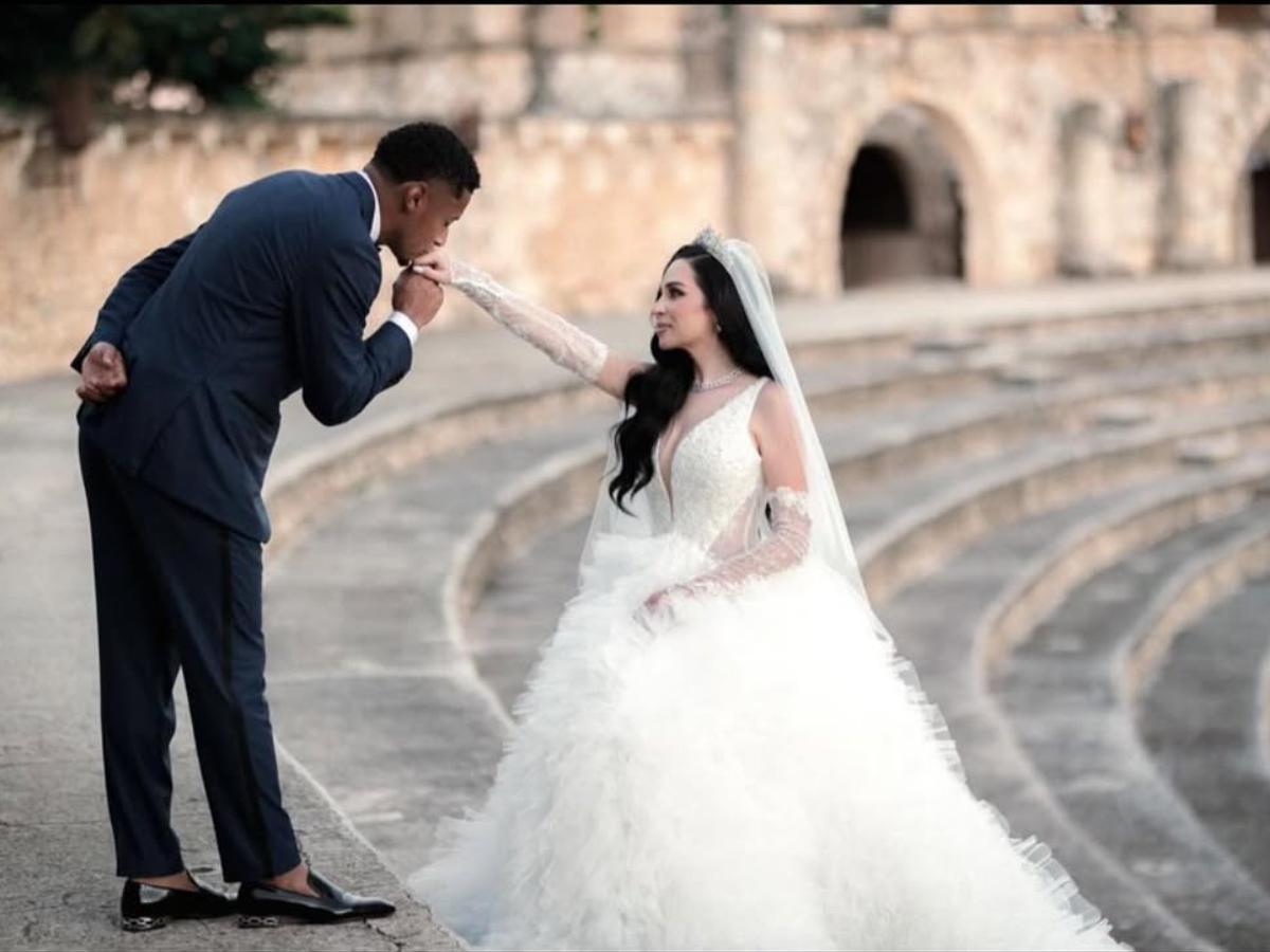 Choco Lozano se casó en República Dominicana con hermosa modelo hondureña: fotos de la linda boda y el cantante invitado