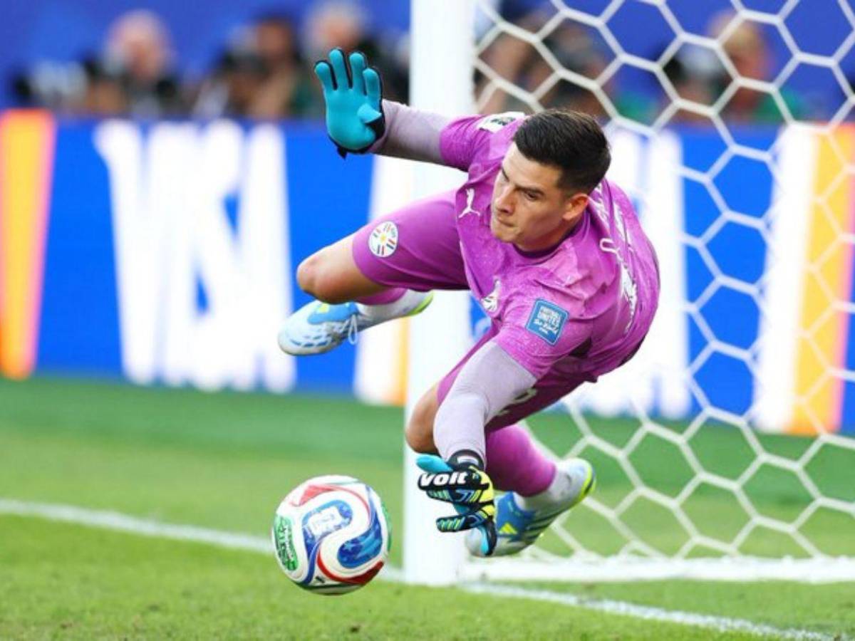 Chilavert lo llamó 'mudo': ¿Quién es Orlando Gill, el héroe de Paraguay?