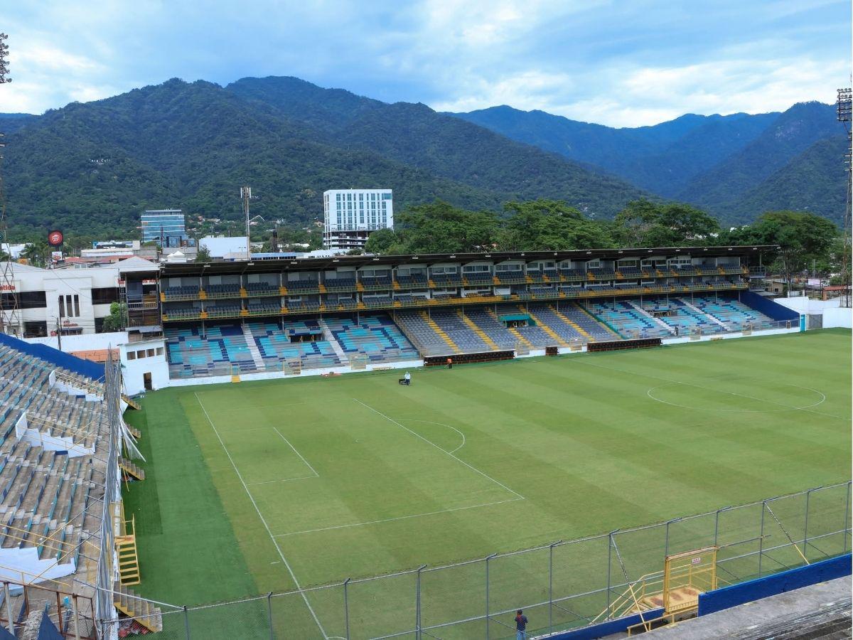 ¡Una mesa de billar! Así pulen el Estadio Francisco Morazán para albergar el Honduras vs Costa Rica por la Eliminatoria