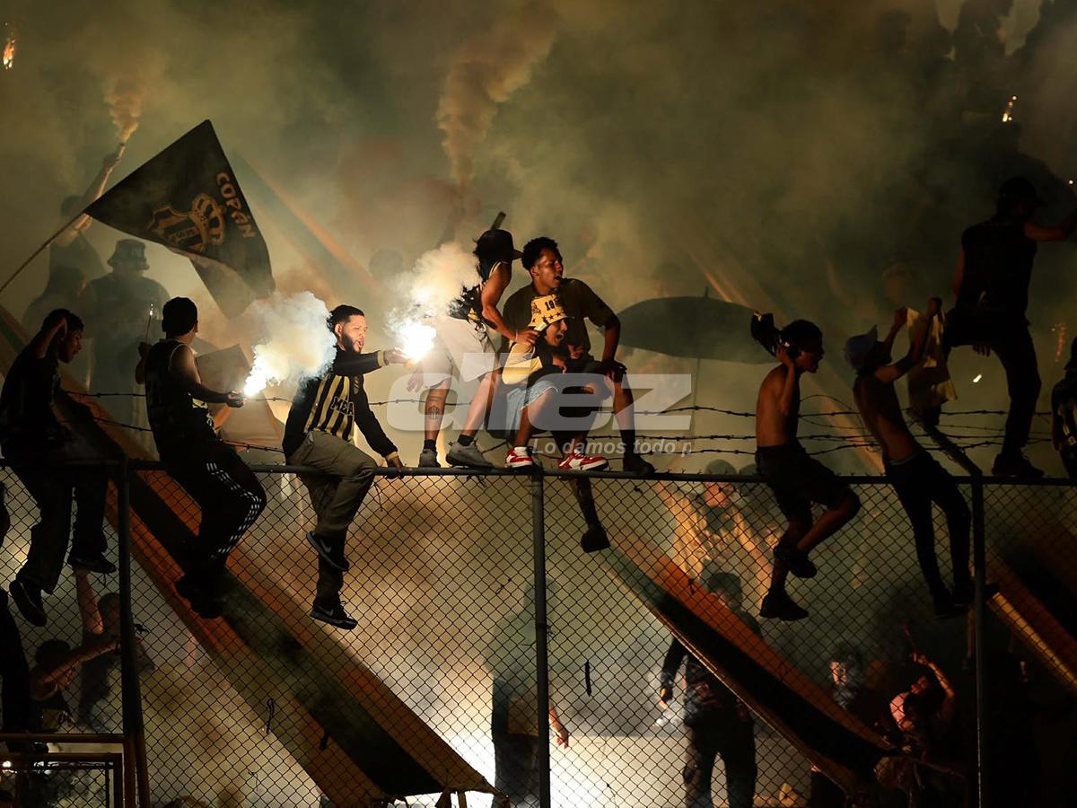 No se vio en TV: peleas entre dirigentes aurinegros y cuerpo técnico del Olimpia; los empujones y la furia del árbitro