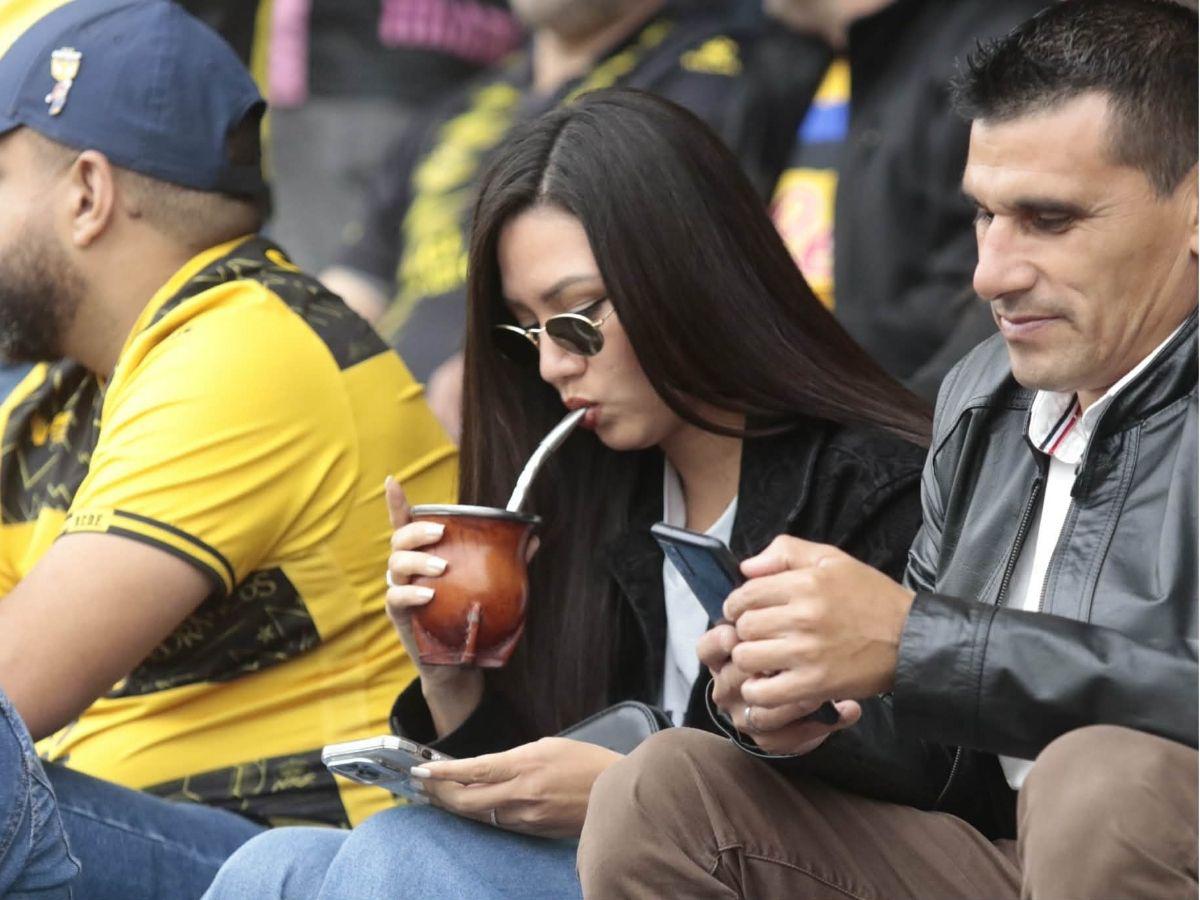 Zafarrancho entre Real España-Motagua, chica del ciclón enamora, argentino sorprende y el frío se apoderó en el Morazán