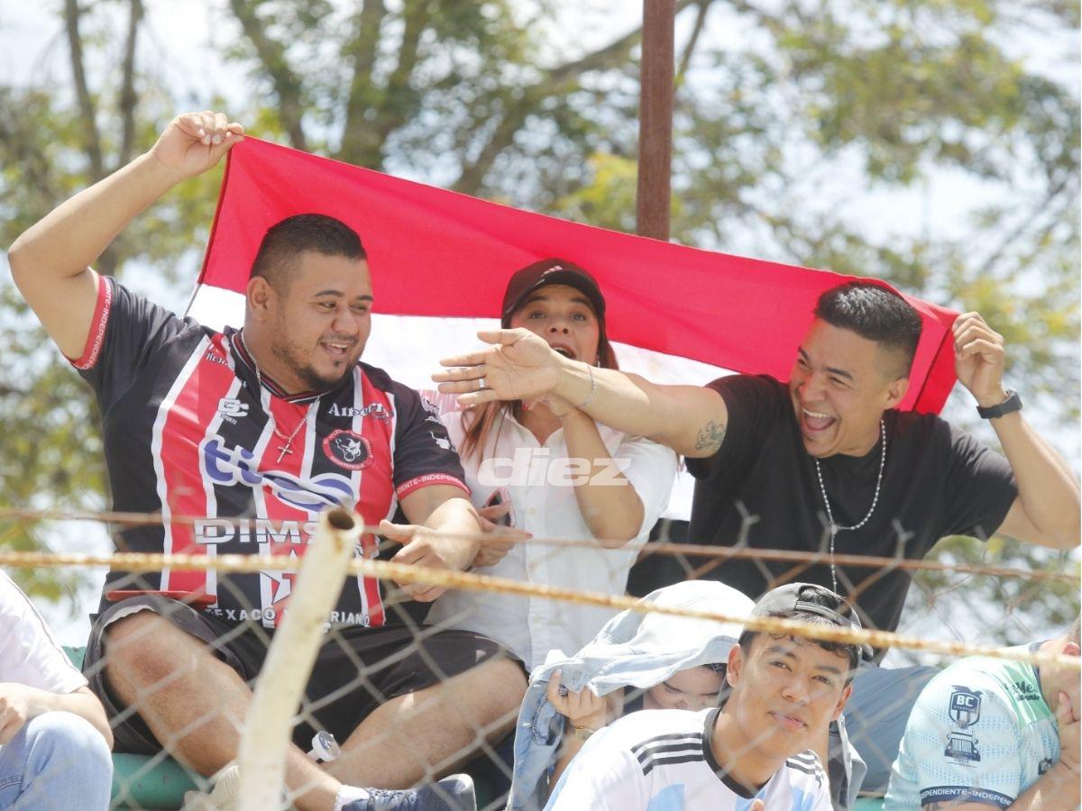 ¿Quién es la bella fotógrafa? Amargura del Independiente, llenazo en Siguatepeque, las 'creídas' y fiesta en el Choloma