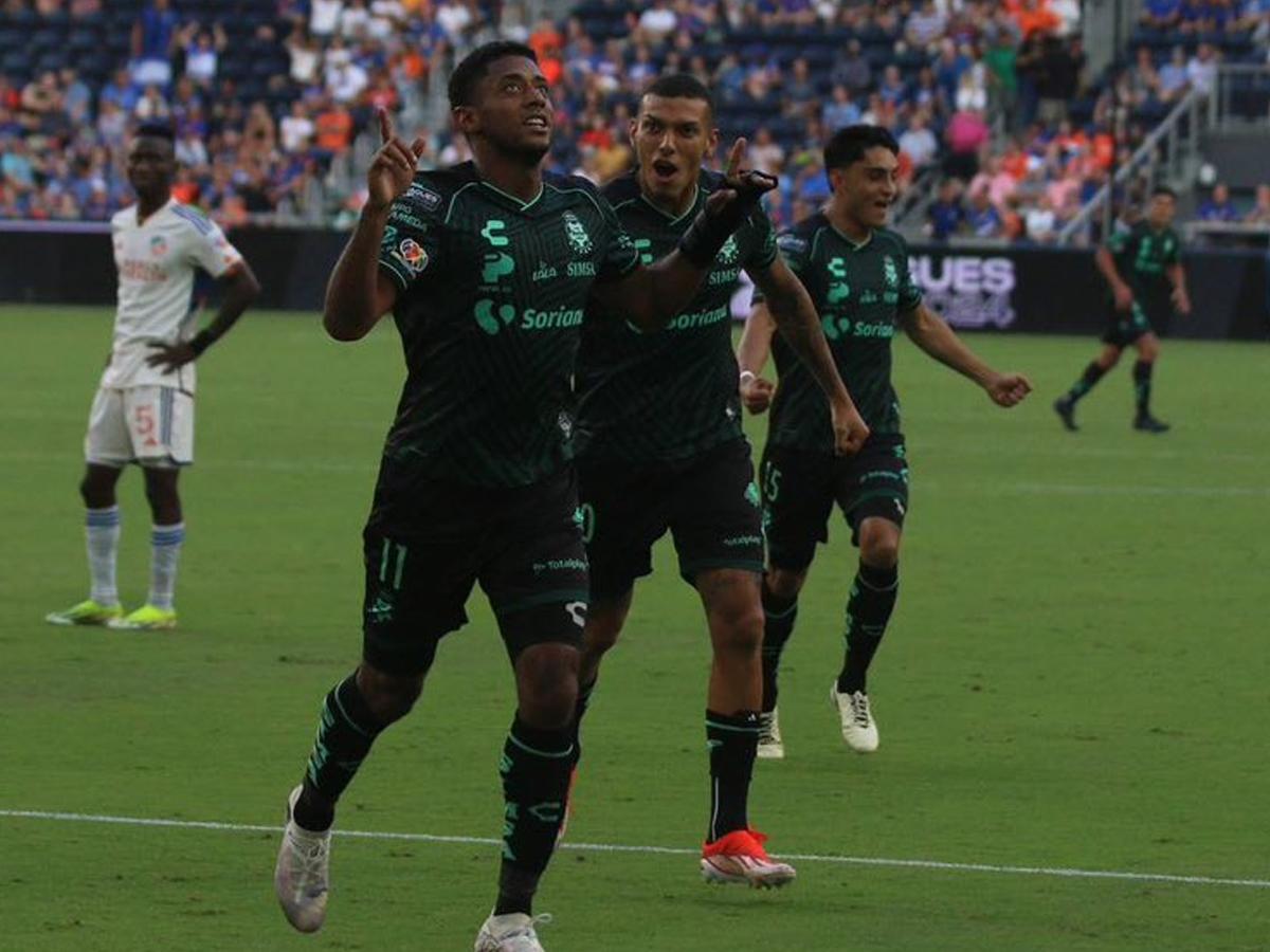 Choco Lozano no pierde tiempo y se incorporó al Santos Laguna de México: jugó en triunfo del club azteca