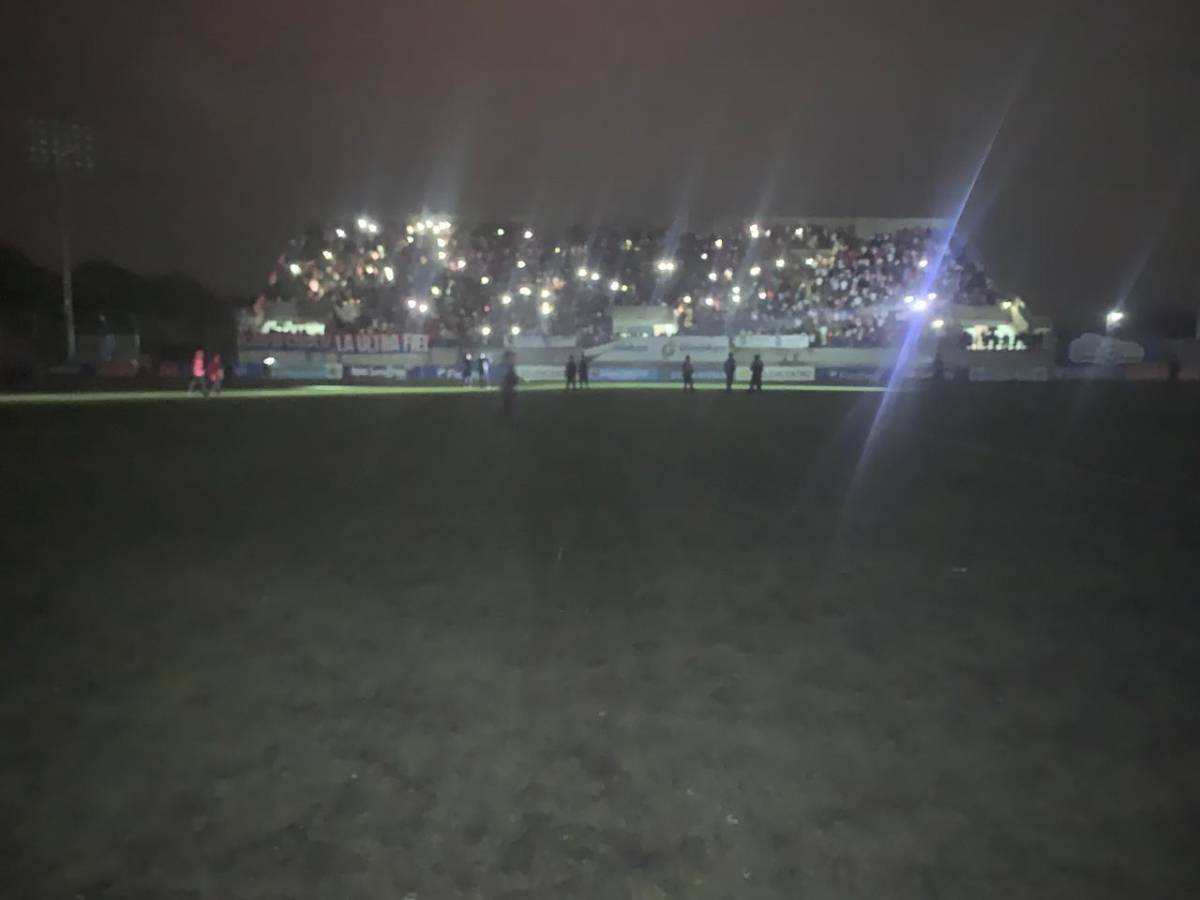 Bengston enfurecido, Troglio con dardazo y la decisión que tomó Olimpia: lo que pasó tras el apagón en Choluteca