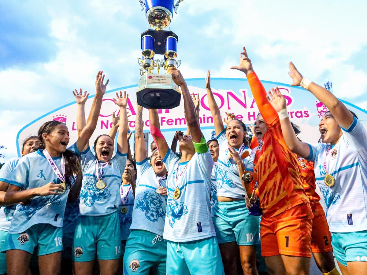 CD Under, el equipo femenino que brilla en Honduras: De qué trabajan sus jugadoras, de dónde son y quién es su futbolista de 39 años