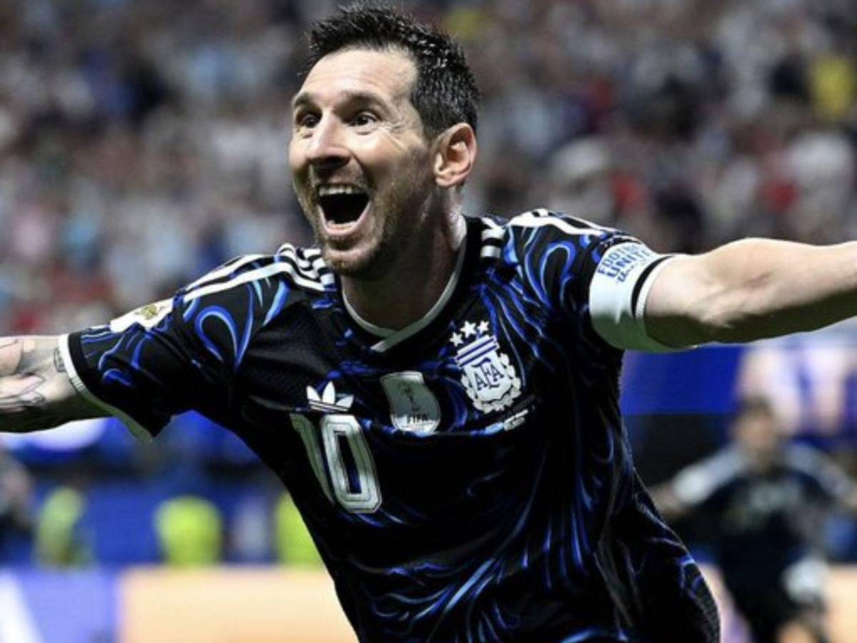 La roja que el VAR no revisó, la salvada del partido y magia de Messi con Argentina