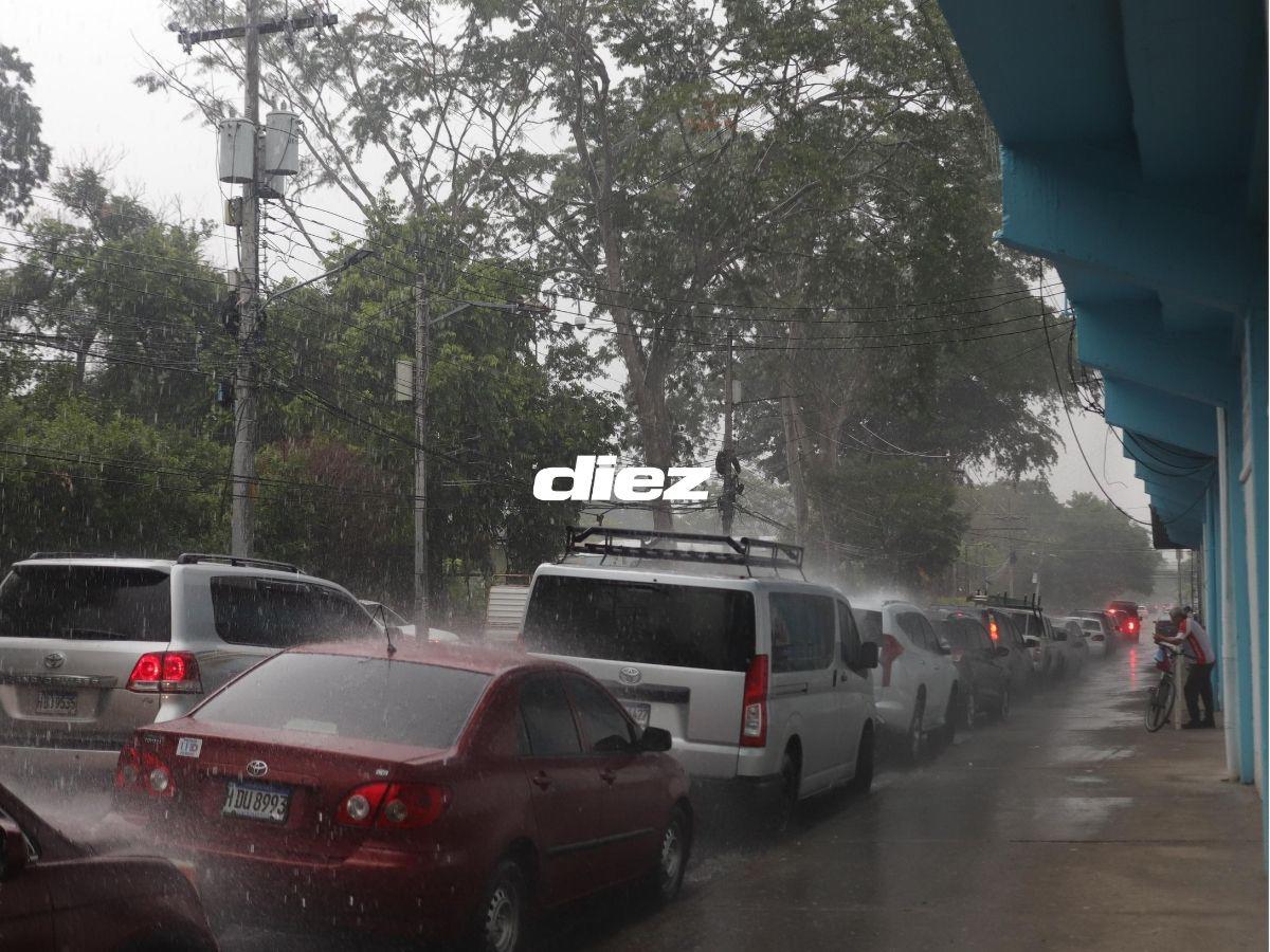 Tormenta Sara se hace sentir en Honduras con inundaciones: ¡el Estadio Morazán ya recibió el primer azote!