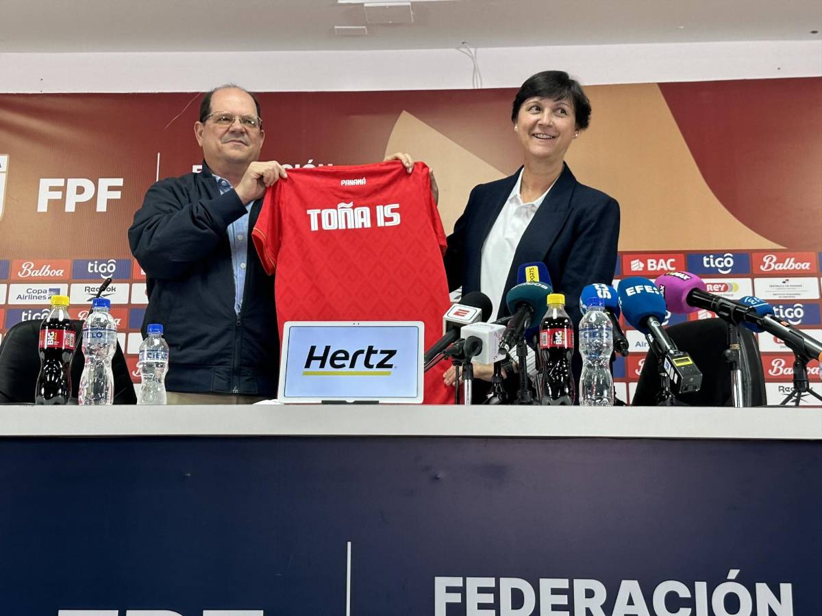 Selección femenina de Panamá presentó a su nueva DT: campeona del mundo, dirigió en México y trabajaba como policía