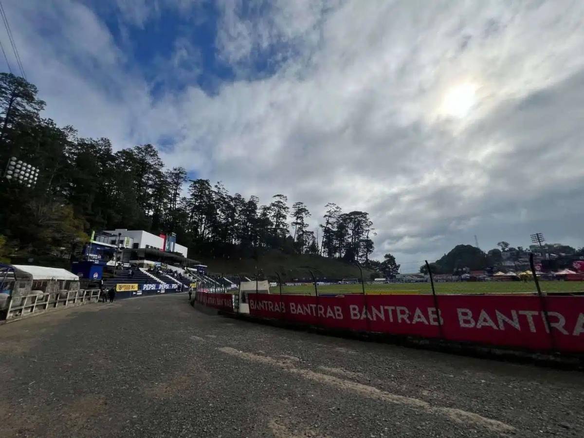 El estadio de Guatemala donde la gente se sienta a ver los partidos en las faldas de una montaña: ¡Una auténtica belleza!