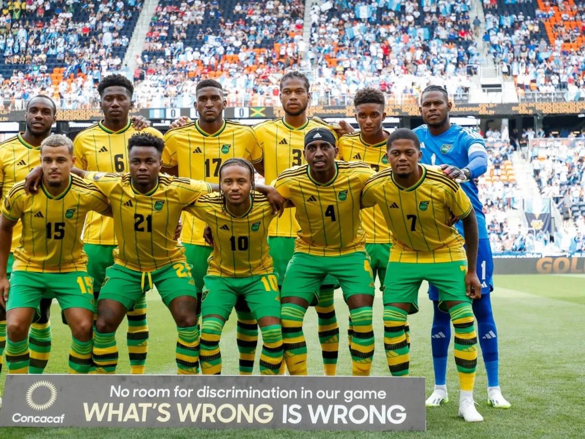 Concacaf: Futbolista de Jamaica renuncia a la selección y explica la inesperada razón: “Nos dan camisetas de mujer...”