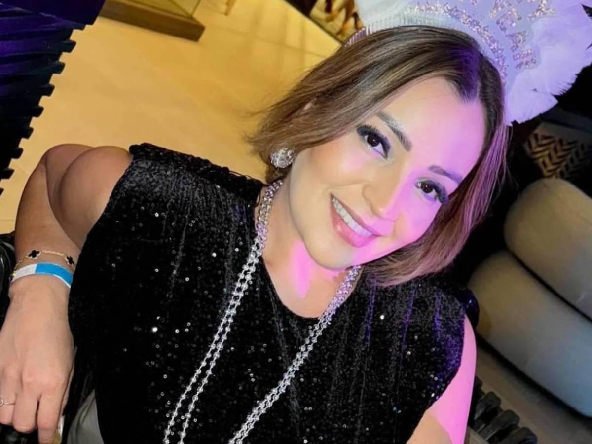 La hermosa esposa de directivo de equipo hondureño deslumbra en redes sociales: así disfruta de sus vacaciones en Roatán