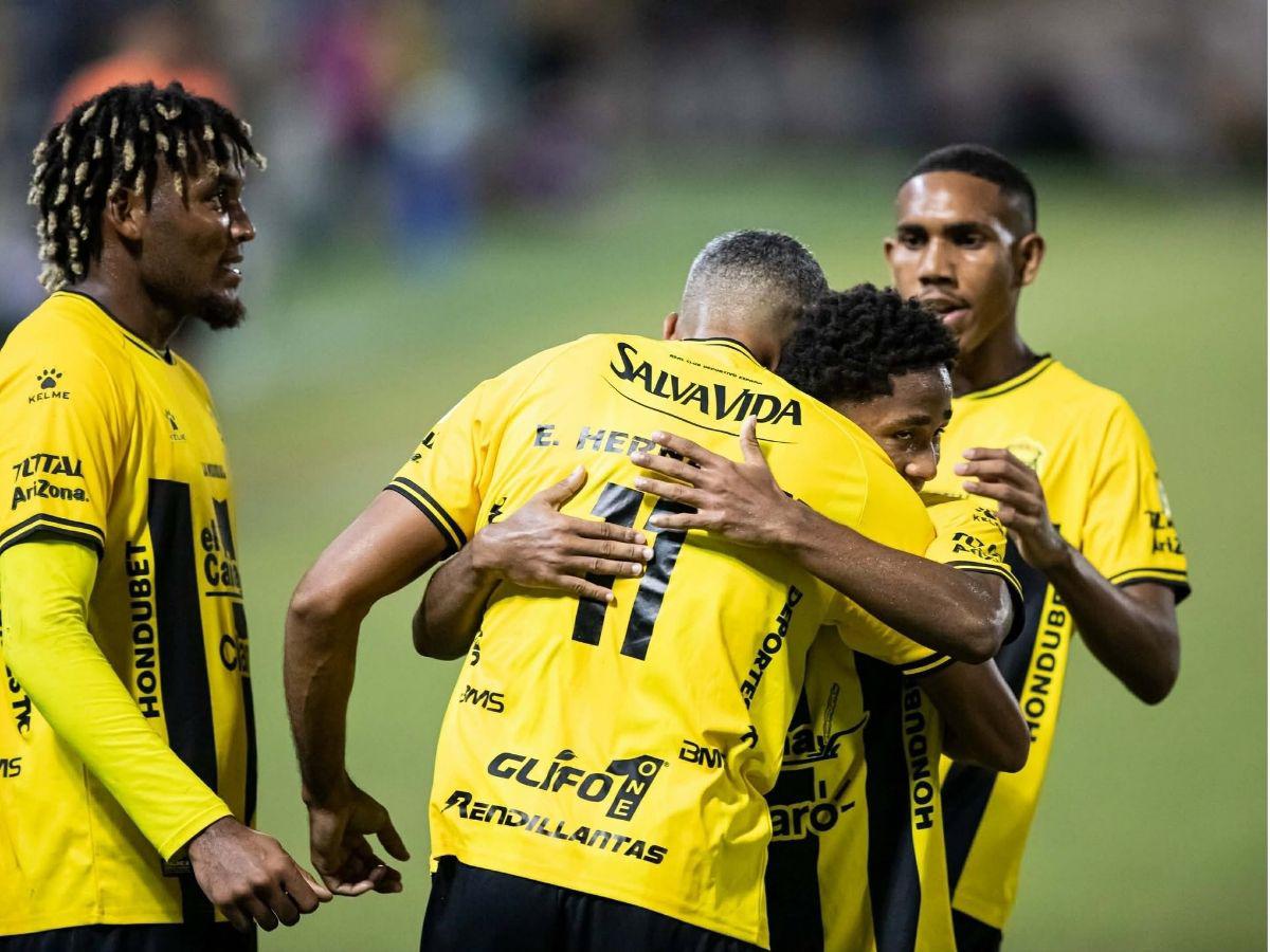 El hincha que casi provoca una tragedia, pancarta pidiendo perdón, preciosa de palco y el karaoke antes de recibir a LAFC