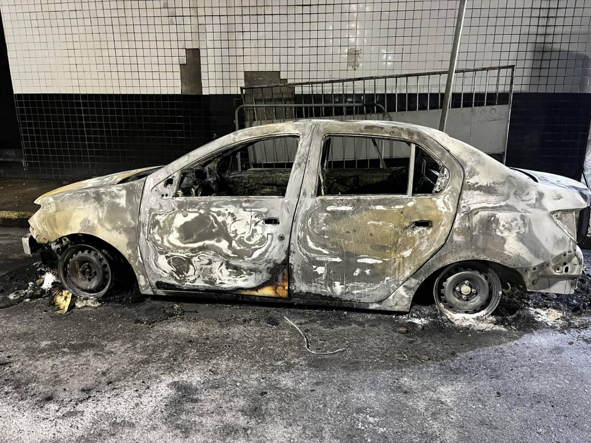 Drama en Brasil: Santos descendió y sus aficionados incendiaron las calles de la ciudad y el carro de un jugador