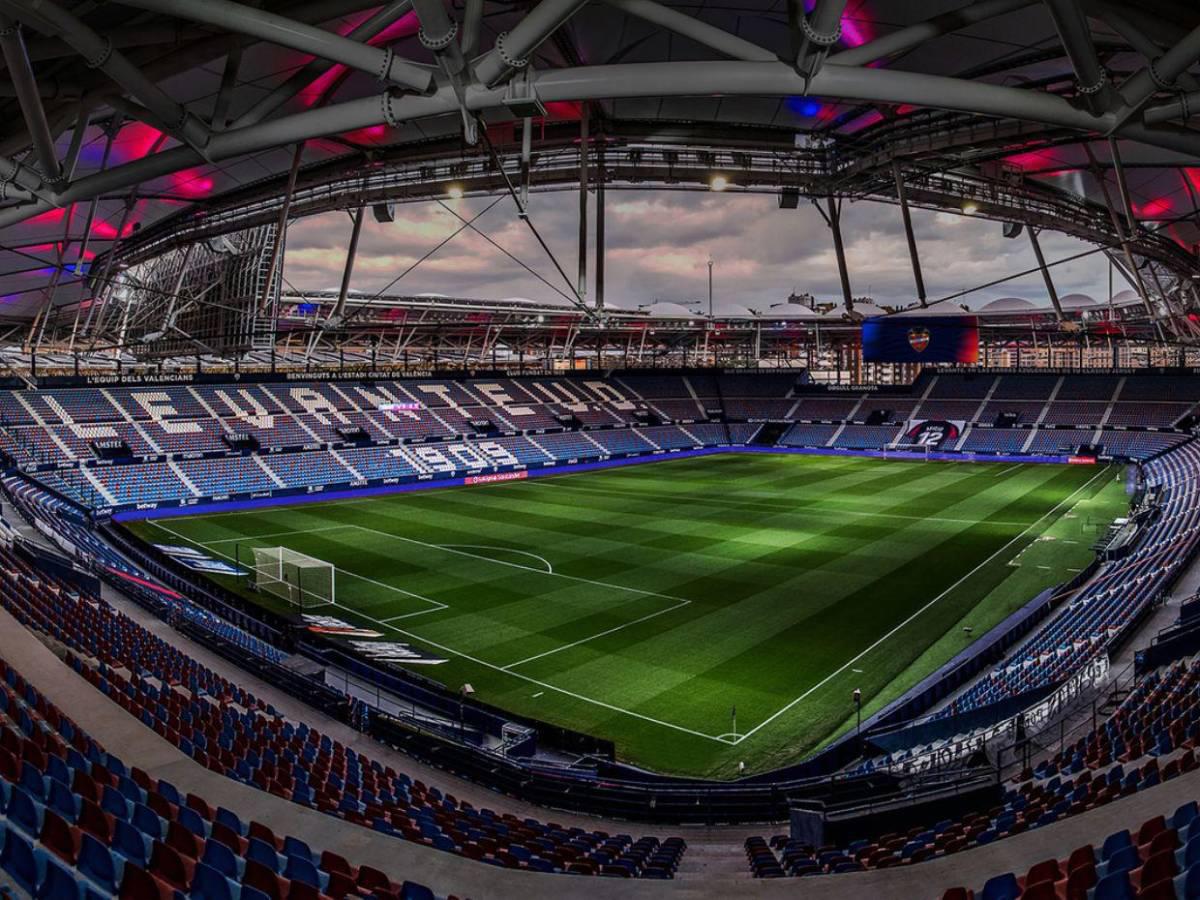 Kervin Arriaga rompe dos marcas sin jugar un solo minuto en Levante: lo que costó su fichaje y hace historia en Centroamérica