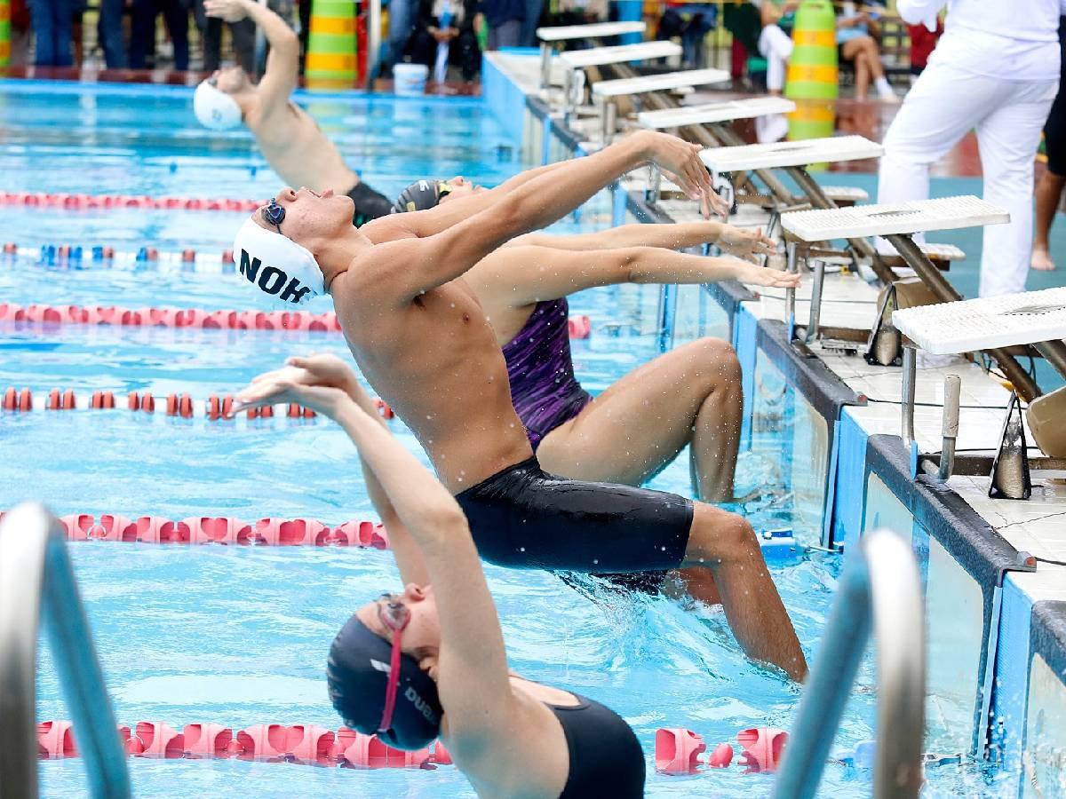 ¡Tremenda adrenalina! Más de 400 atletas de natación dieron gran batalla en campeonato de piscina en SPS