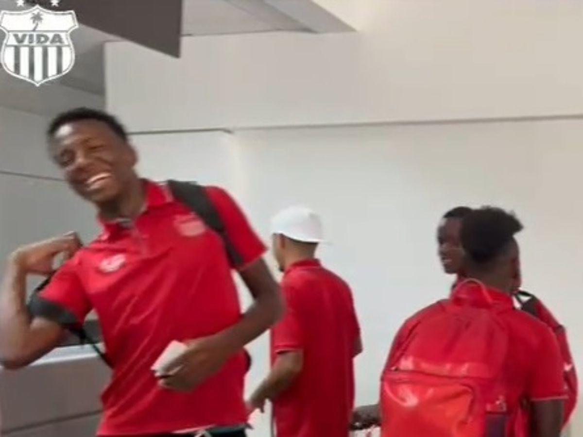 Vida causó furor: así fue la aventura cocotera que viajó en avión con el objetivo de salvarse del descenso ante Lobos UPNFM