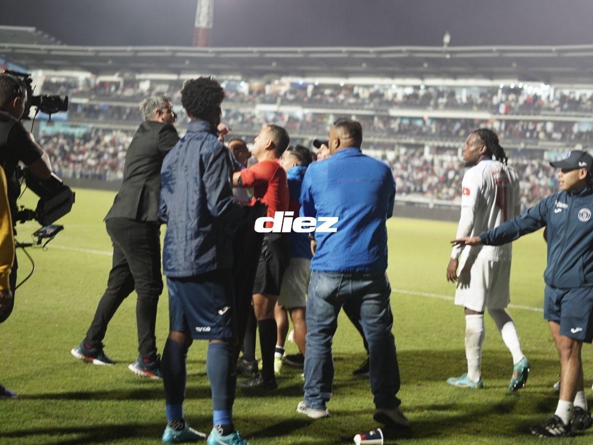 No se vio en TV: Llanto de jugador de Olimpia, integrante de Motagua desató la bronca y adiós especial de Troglio