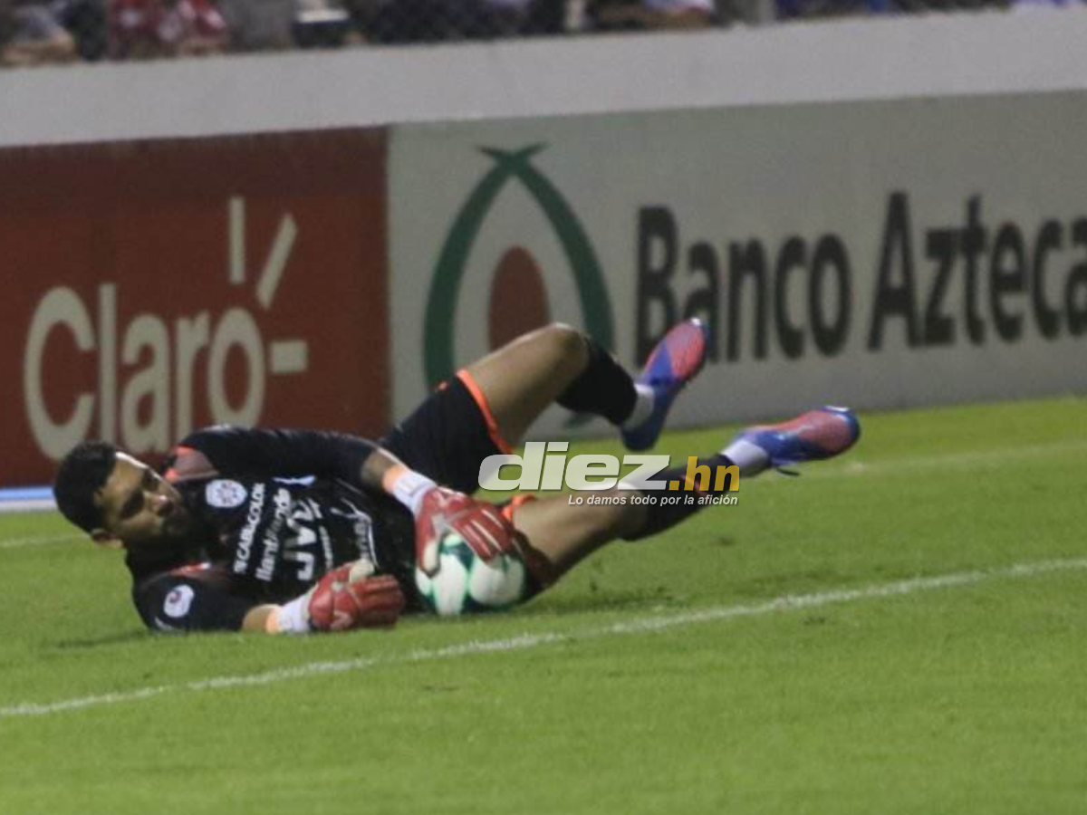 El guardameta de 28 años menciona que el fútbol hondureño tiene mucha intensidad. FOTOS: Álex Pérez.