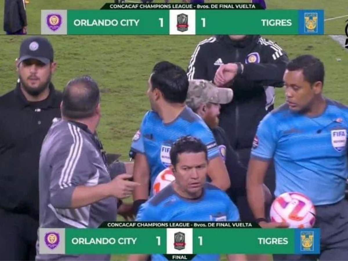 El árbitro hondureño tuvo que salir resguardado por sus compañeros de profesión ante los fuertes reclamos de los jugadores del Orlando City.