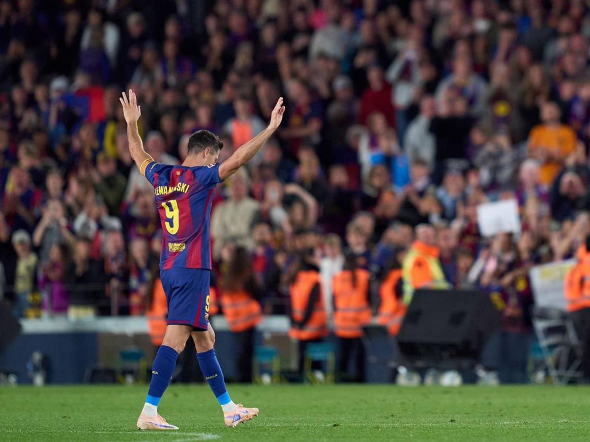 Lewandowski dice adiós al Camp Nou y llora con su mujer: su emotiva despedida