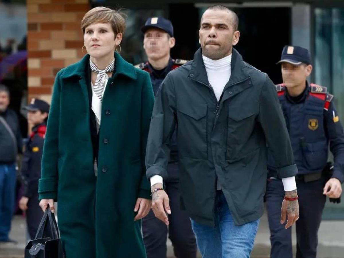 La decisión que Dani Alves tomó con el papá de Neymar luego de quedar en libertad: “Ya lo devolvió”