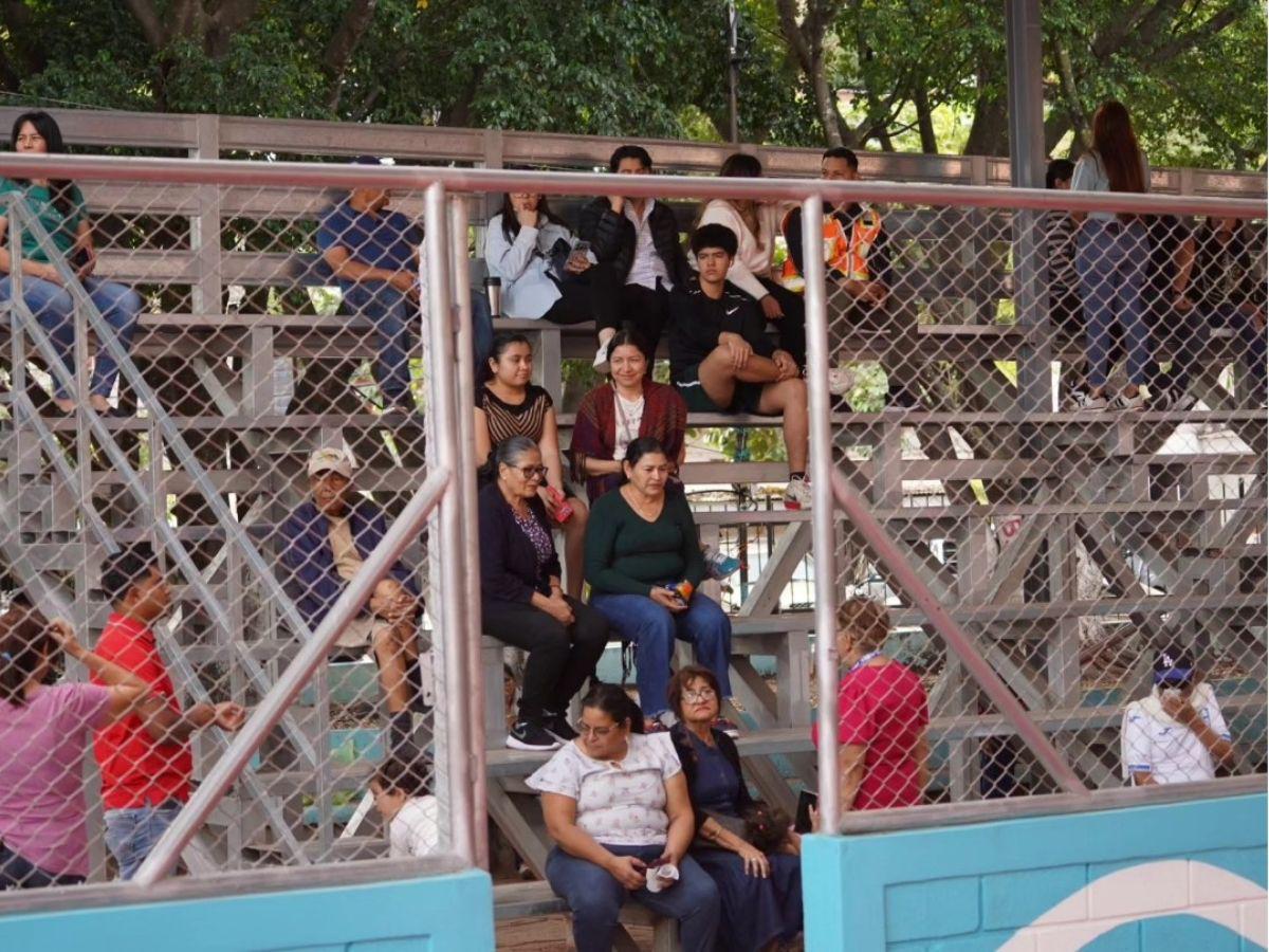 ¡Llegó la 102! Condepor inaugura cancha de usos múltiples en la colonia Bernardo Dazzi de Tegucigalpa