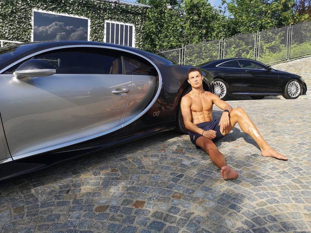 ¡Georgina le regaló una joya más! Asciende la impresionante colección de carros de Cristiano Ronaldo: un garaje galáctico