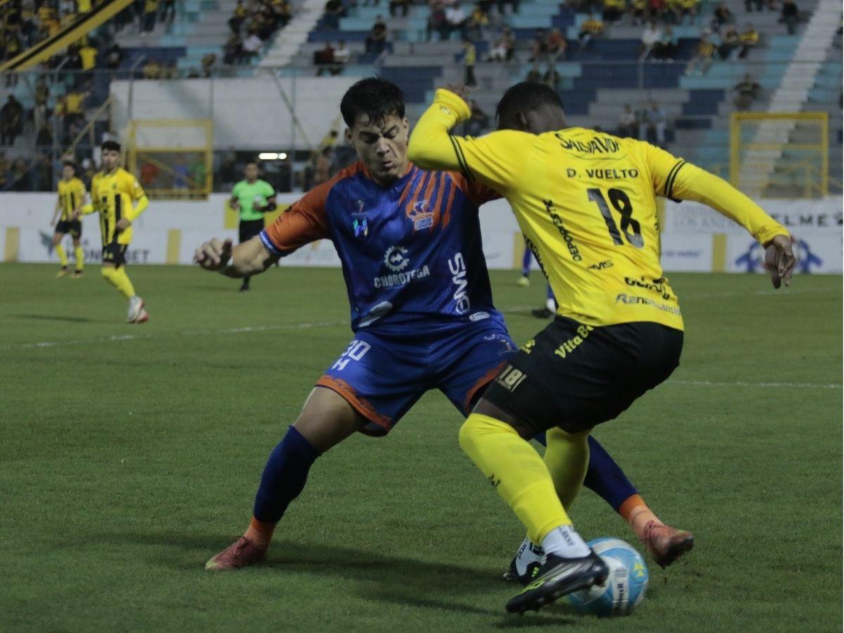 Real España vs UPNFM EN VIVO: Jairo Róchez suelta un soberbio derechazo, pero Pipo López salva sensacional