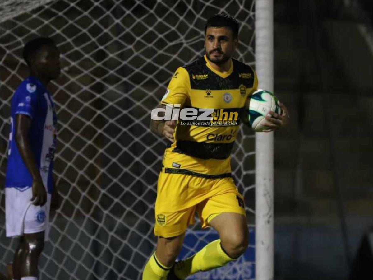 Así festejó Ramiro Rocca su golazo ante el Victoria en el estadio Ceibeño. FOTO: Esaú Ocampo.