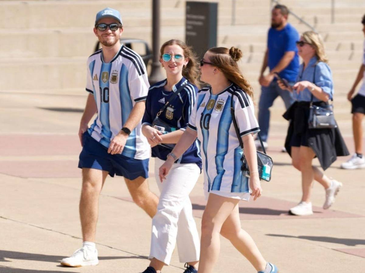 ¿Quién era la hondureña de jean azul? Argentinas y catrachas roban miradas