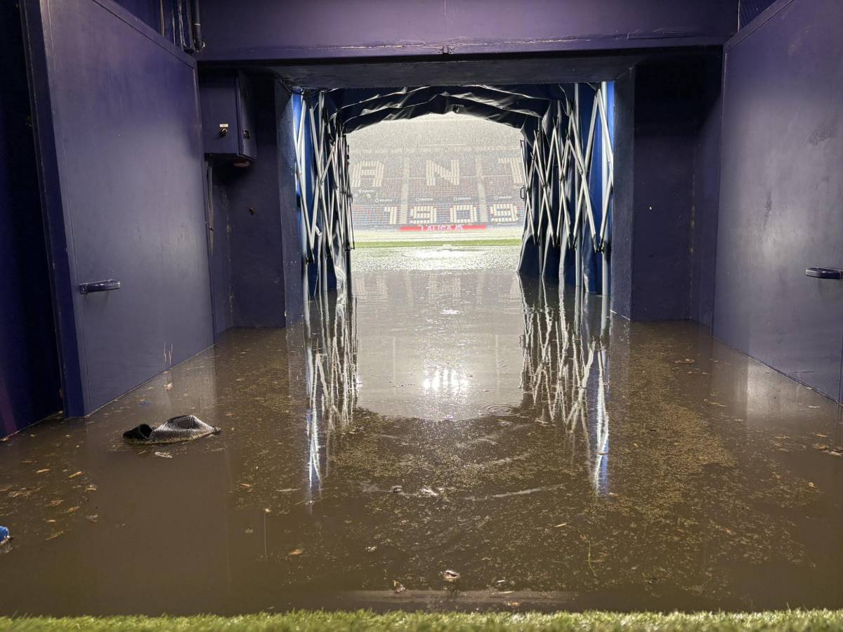 Impactantes imágenes del aguacero que aplazó un partido de LaLiga