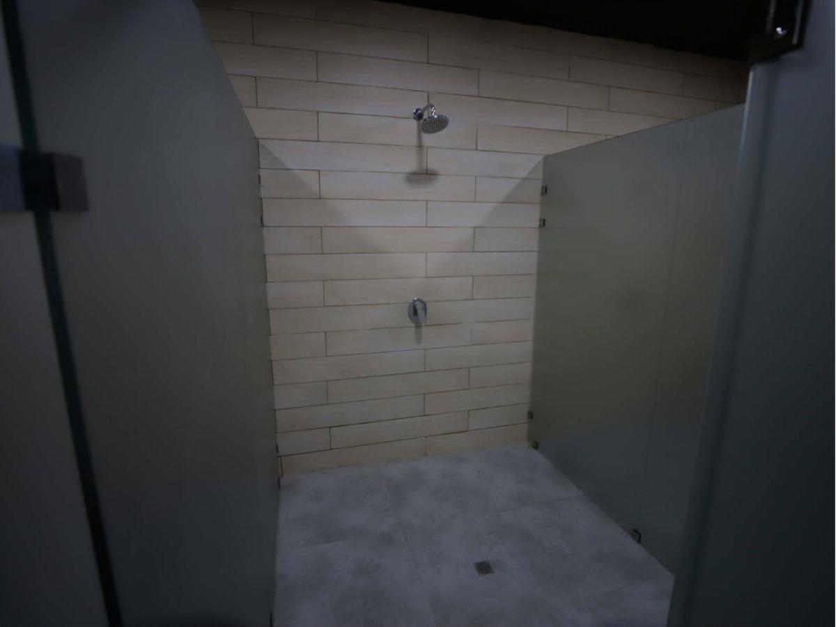 ¡Al estilo de Europa! Así pulen los camerinos del Estadio Juan Ramón Brevé de Juticalpa