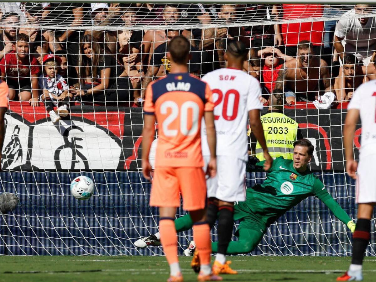 La gran polémica en el Sevilla-Barcelona, Lewandowski fue el villano y la amargura de Hansi Flick