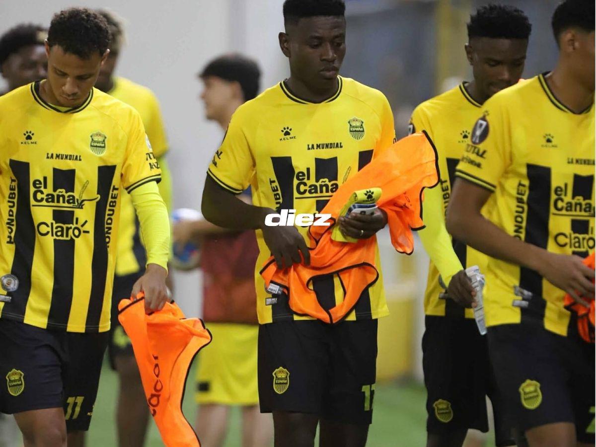 Amargura en Real España, el impresionante tifo, curioso beso que nadie vio y la locura de los hinchas del Xelajú