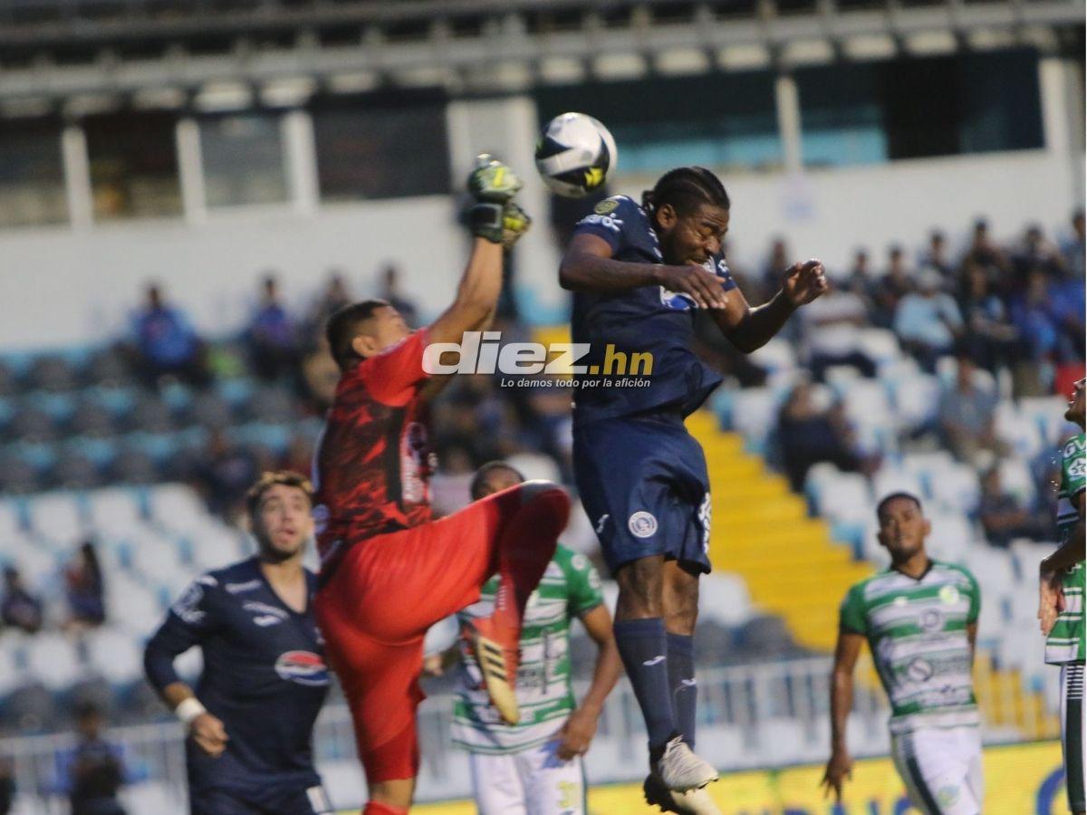 No se vio en TV: aficionadas del Motagua roban suspiros, gestazo de Auzmendi con su novia y fiesta azul en el Nacional