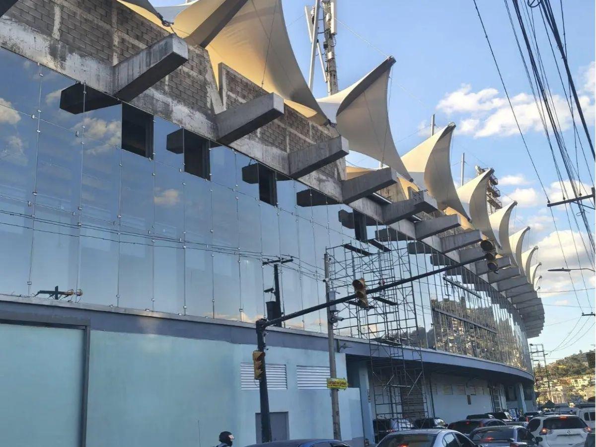 Espectacular: Así luce el Estadio Nacional Chelato Uclés con la nueva fachada y el letrero