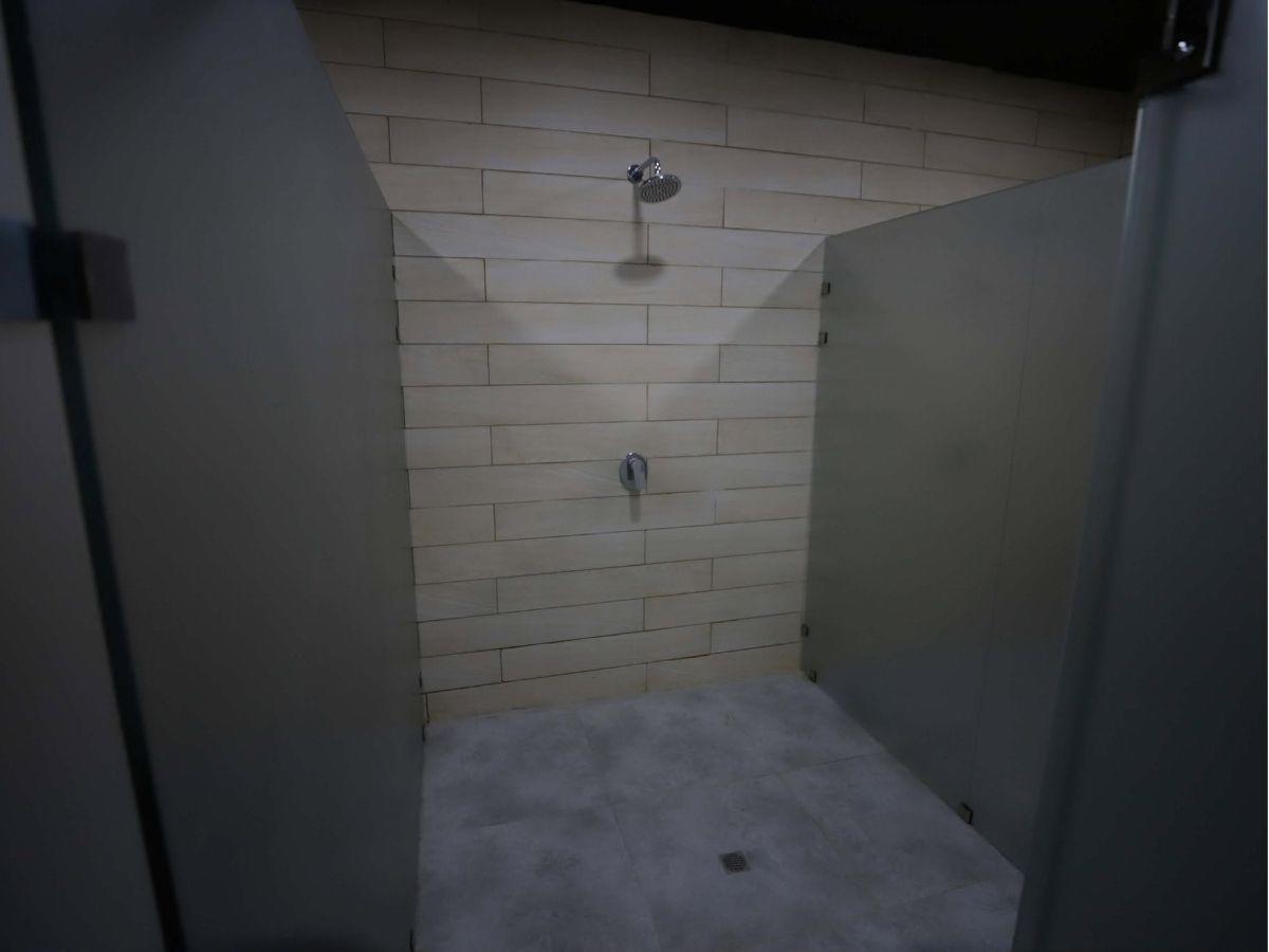 ¡Al estilo de Europa! Así pulen los camerinos del Estadio Juan Ramón Brevé de Juticalpa