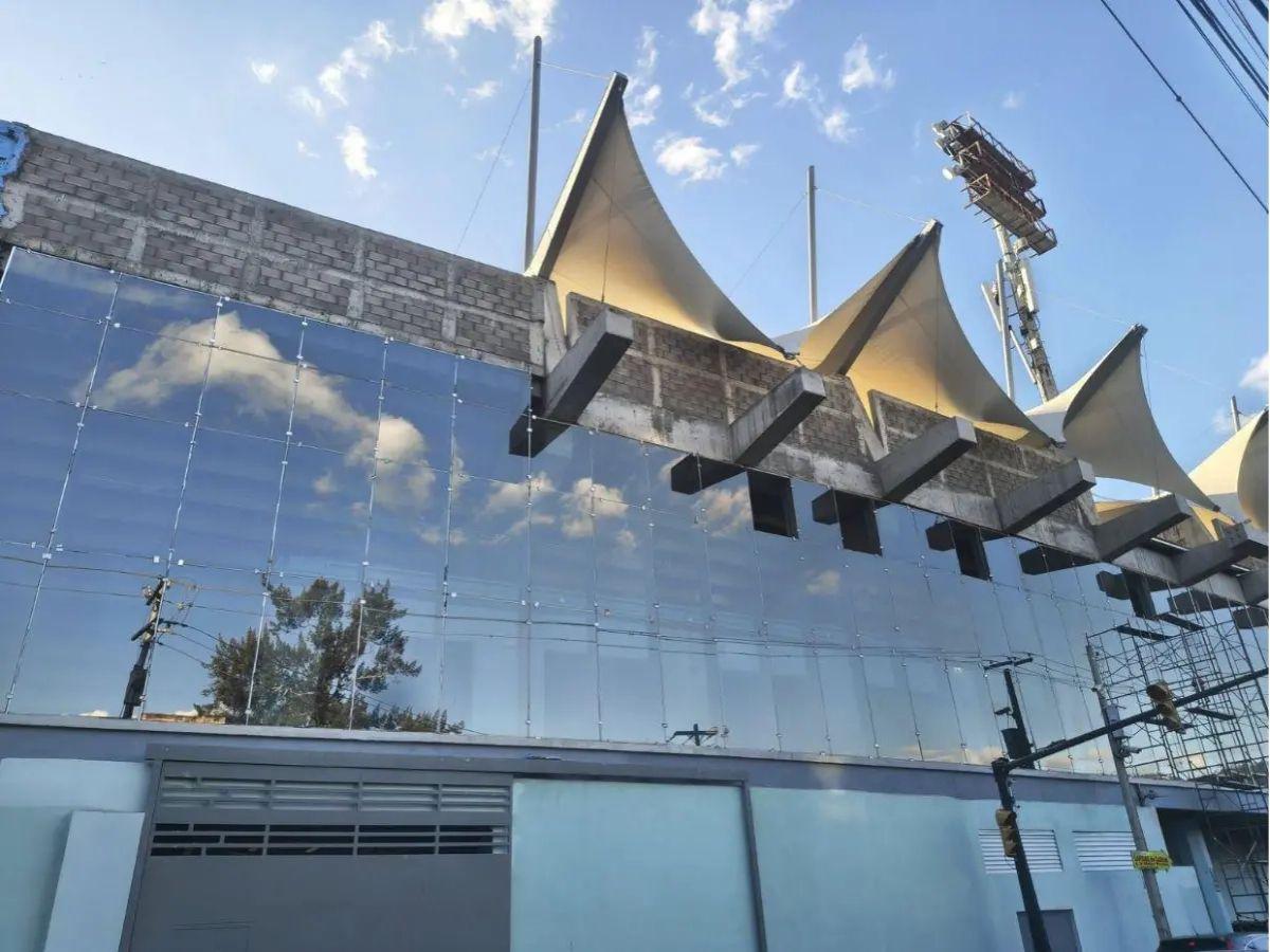 Espectacular: Así luce el Estadio Nacional Chelato Uclés con la nueva fachada y el letrero